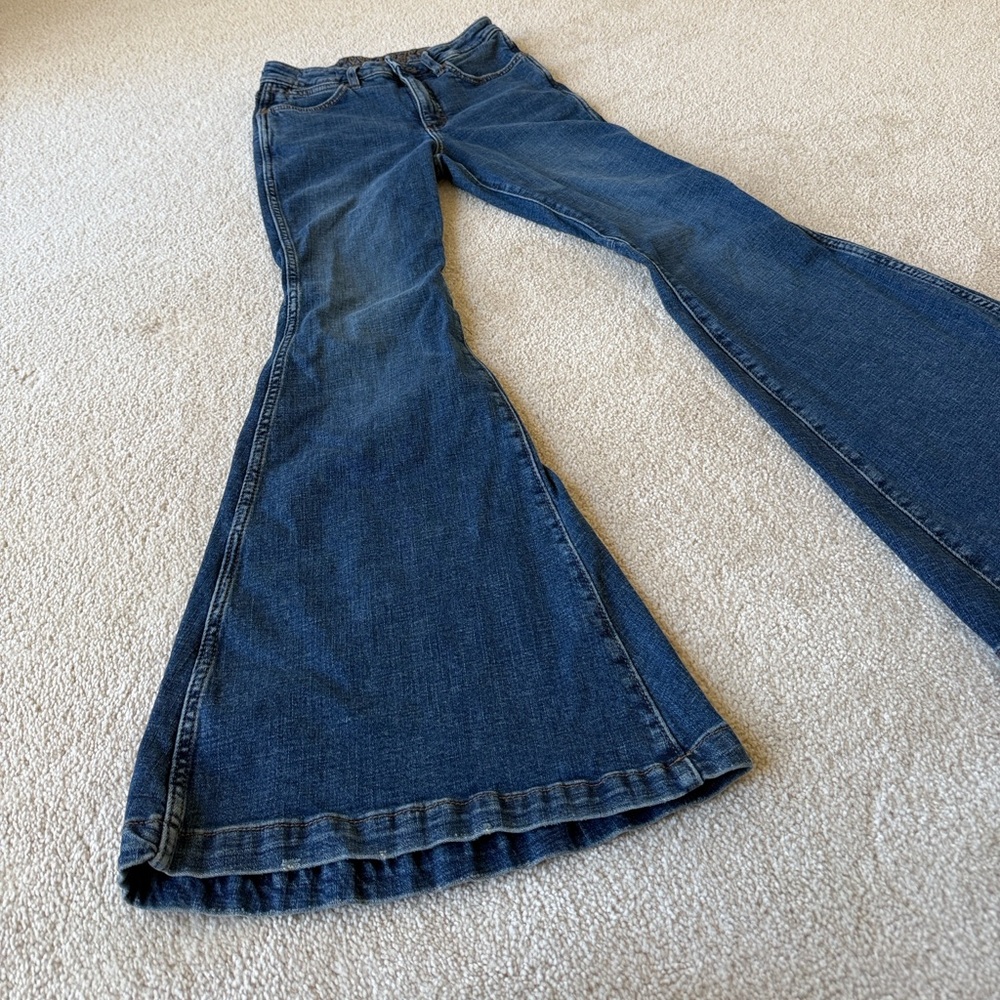 Wrangler Retro High Rise Trumpet Flare/Bell Bottom Jeans Size 26/32 - Picture 10 of 16